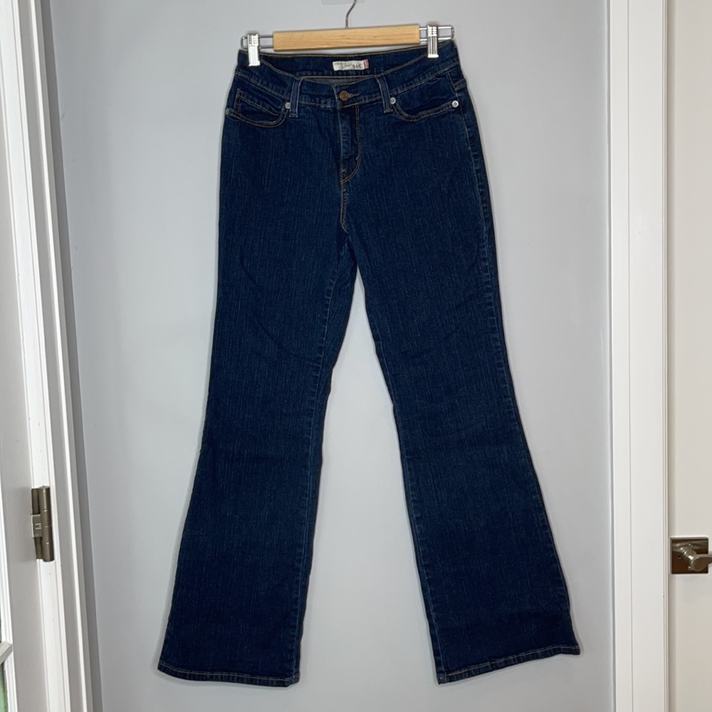 Levi’s 548 Perfectly Slimming Flare - EUC